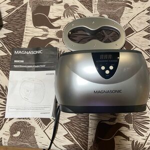 Magnasonic ultrasonic jewelry cleaner